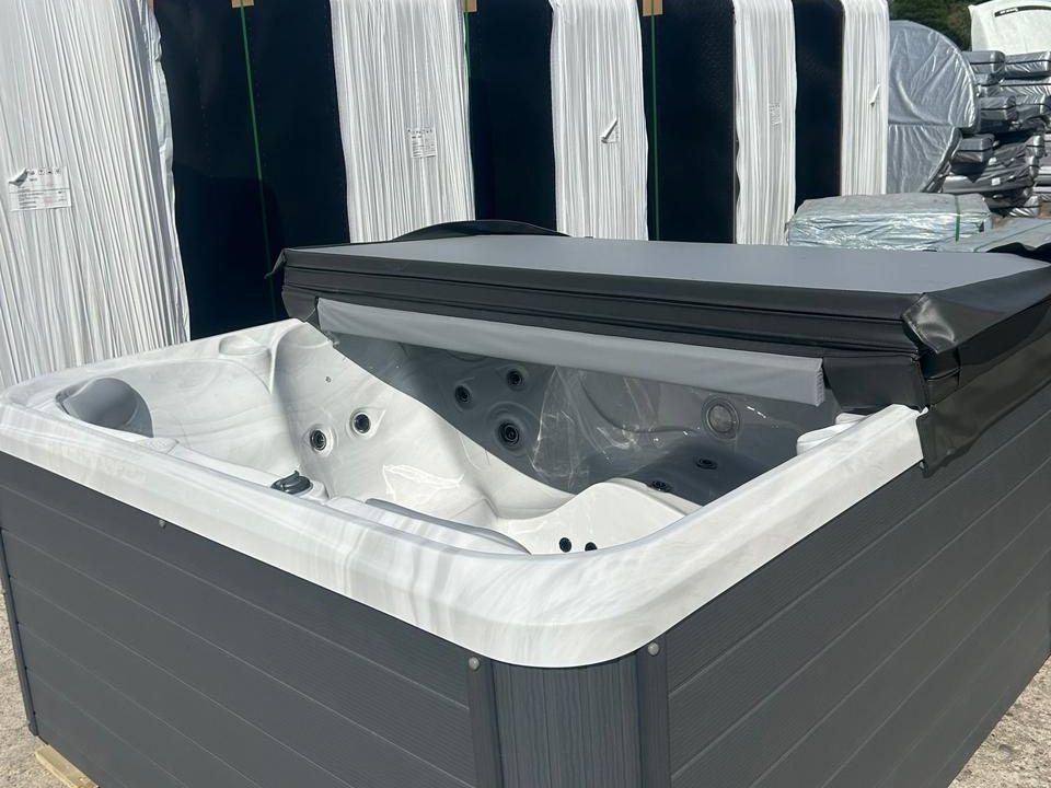 Jacuzzi ogrodowe Model 5R50 — widok z góry